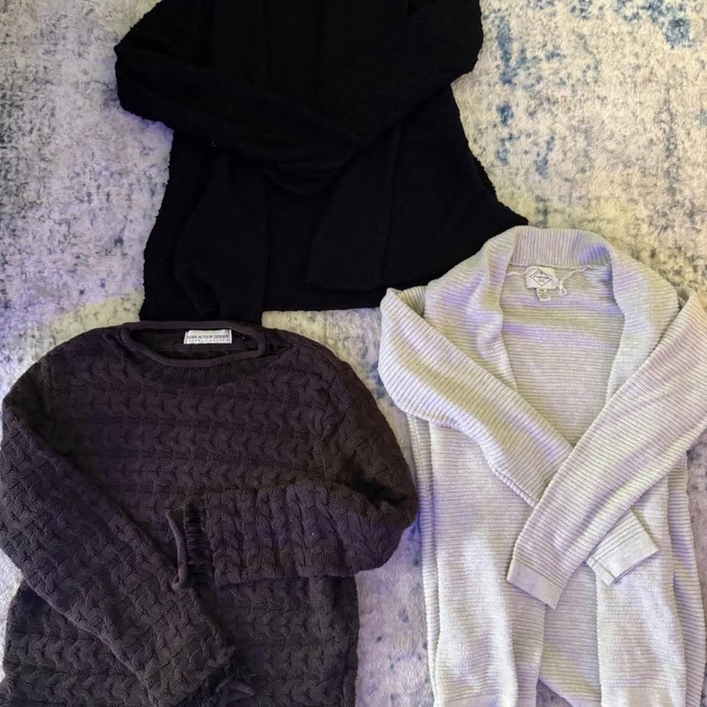 13 Medium Winter Top Bundle - image 3